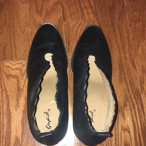 Scalloped Booties - Picture 5 of 5